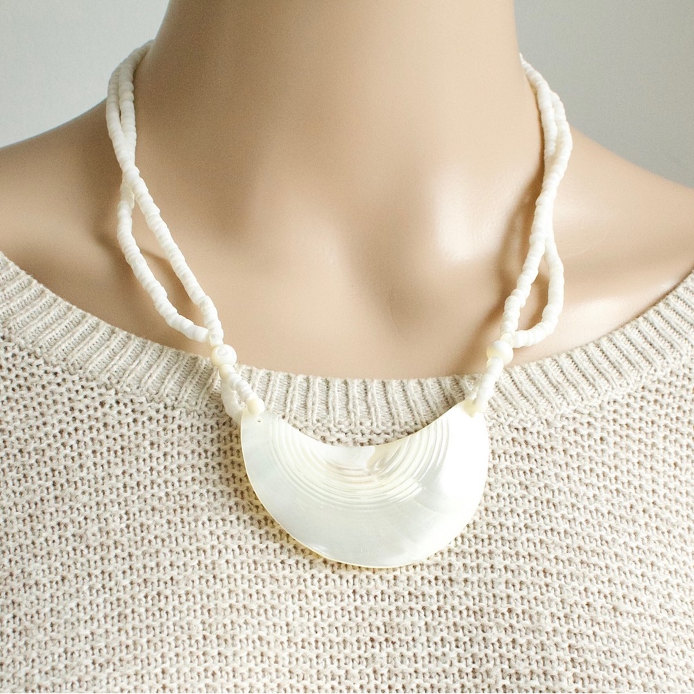Vintage Mother of Pearl Crescent Moon Pendant Necklace White Heishi Shell Beads